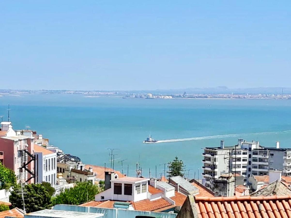 Comfortable Apartment With Balcony And Sea View In Lisbon 50 M² Екстер'єр фото